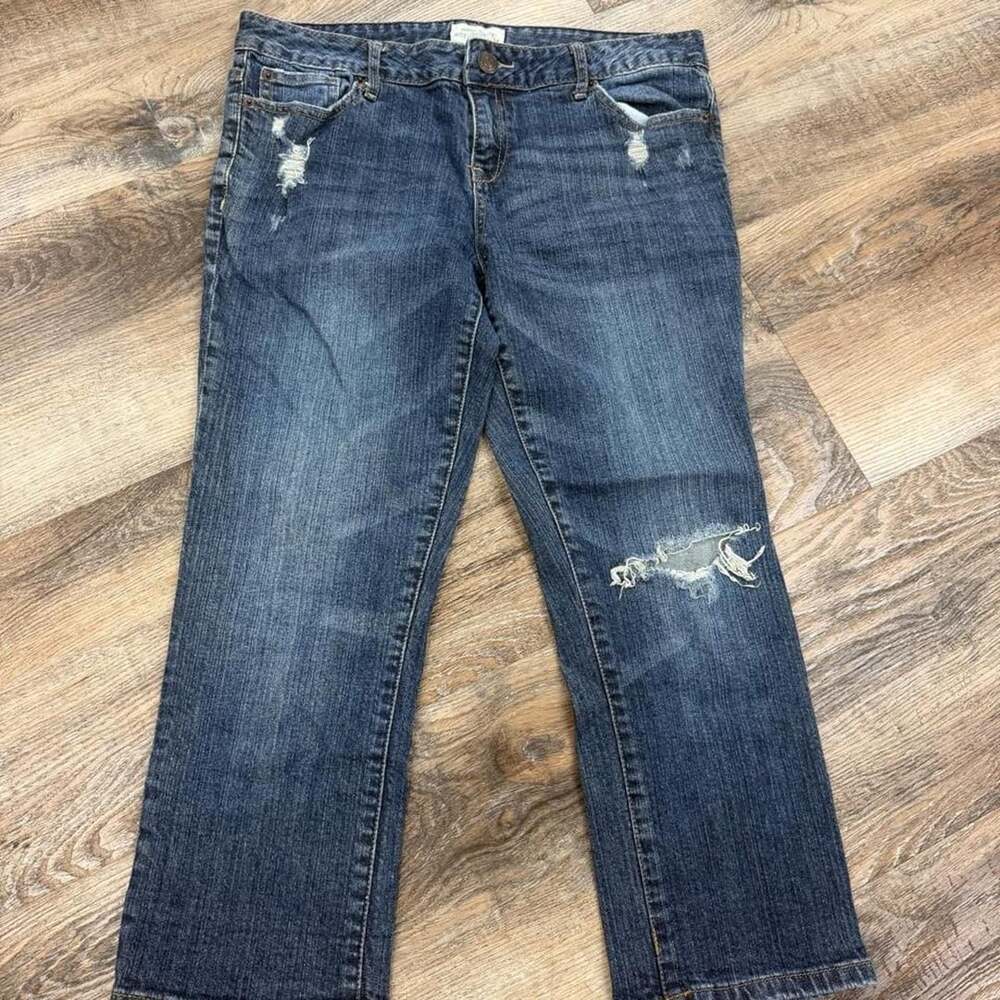 Aeropostale Distressed Denim Capri Size 9/10 Medium Wash